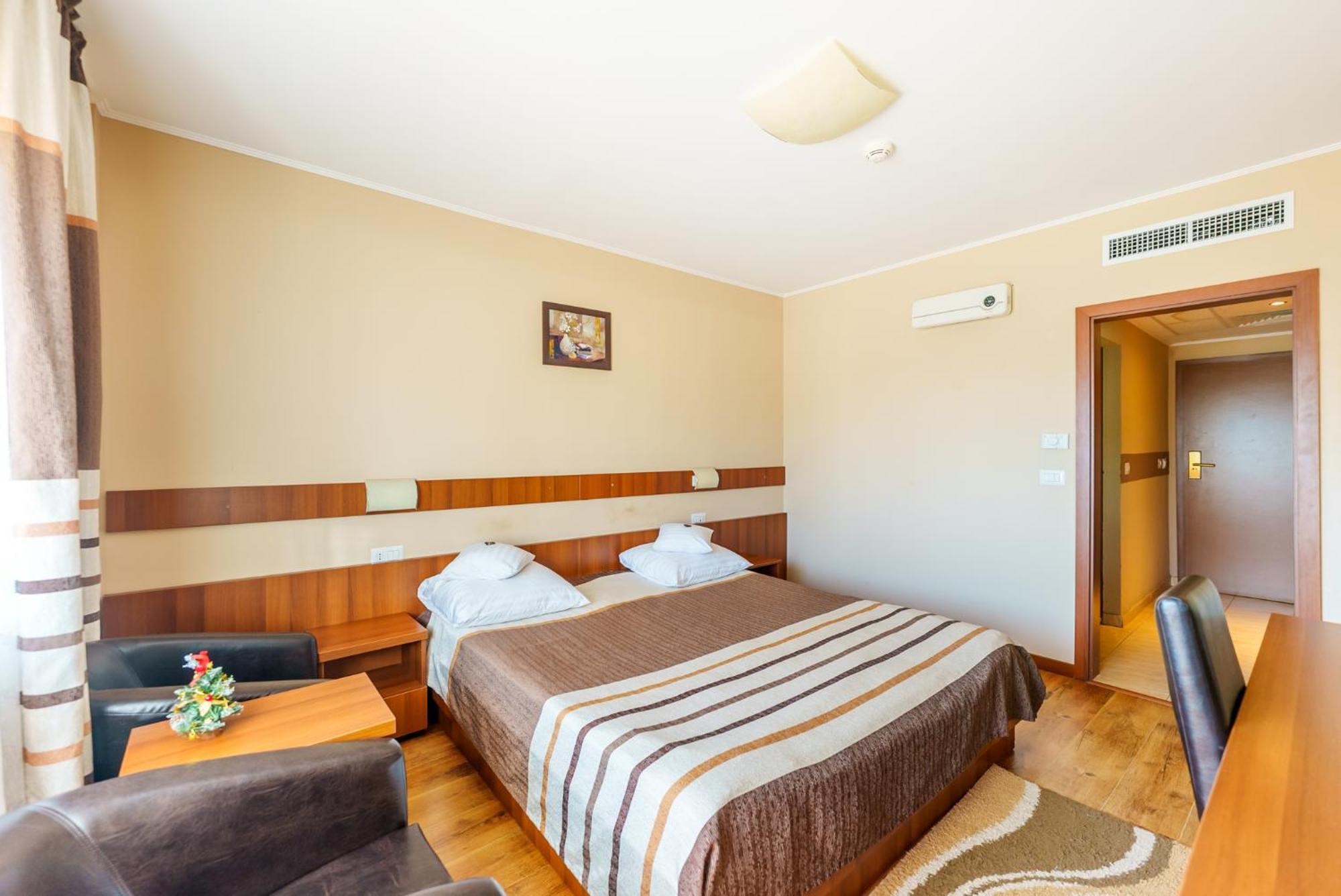 Hotel Crisana Arad Exterior photo