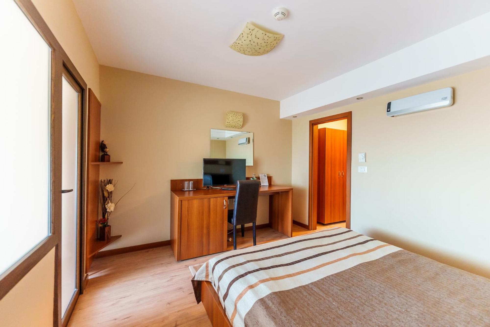 Hotel Crisana Arad Exterior photo